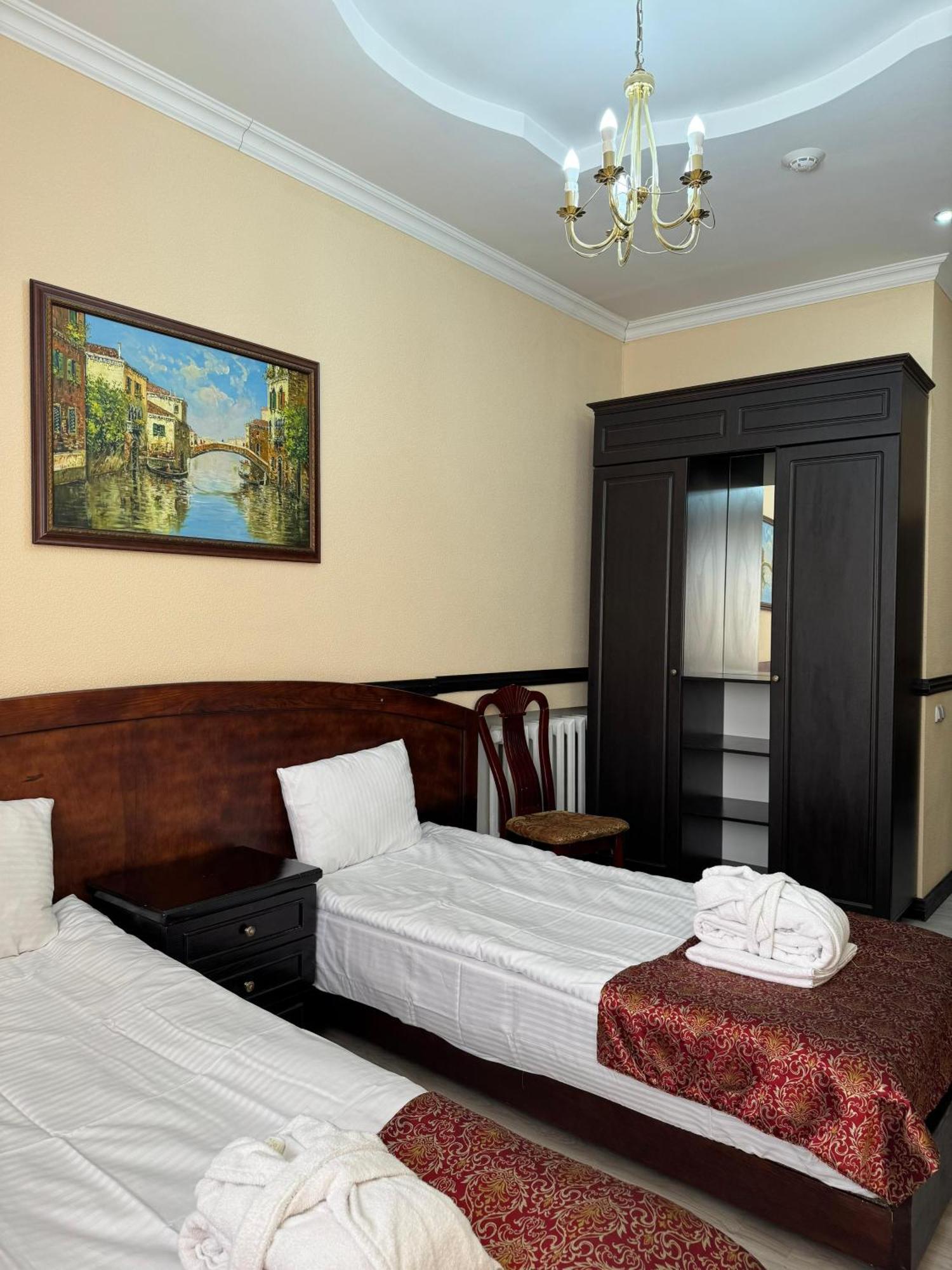 Belon Life Hotel Astana Exterior foto